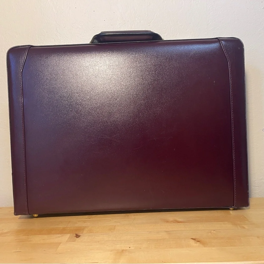 Vintage U.S. Luggage New York Burgundy Leather Expandable Briefcase Executive
